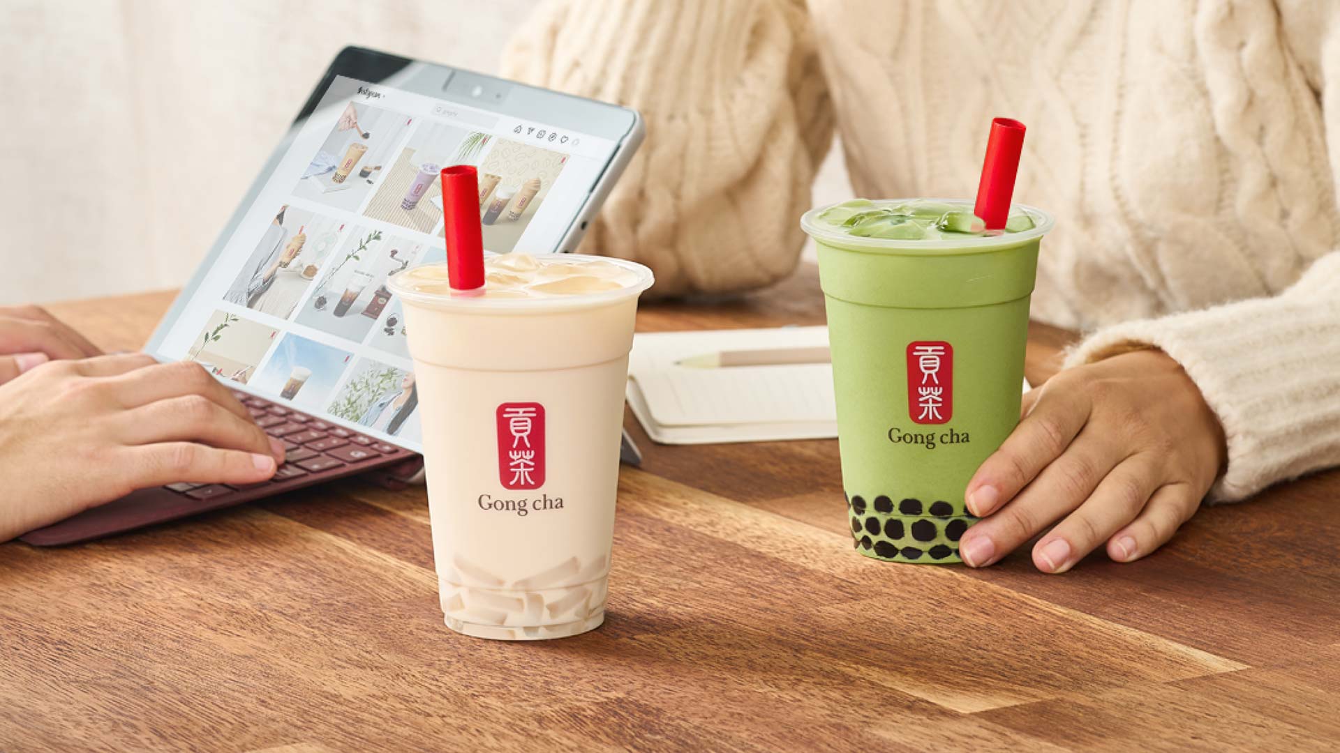 Gong cha drinks on table while browsing