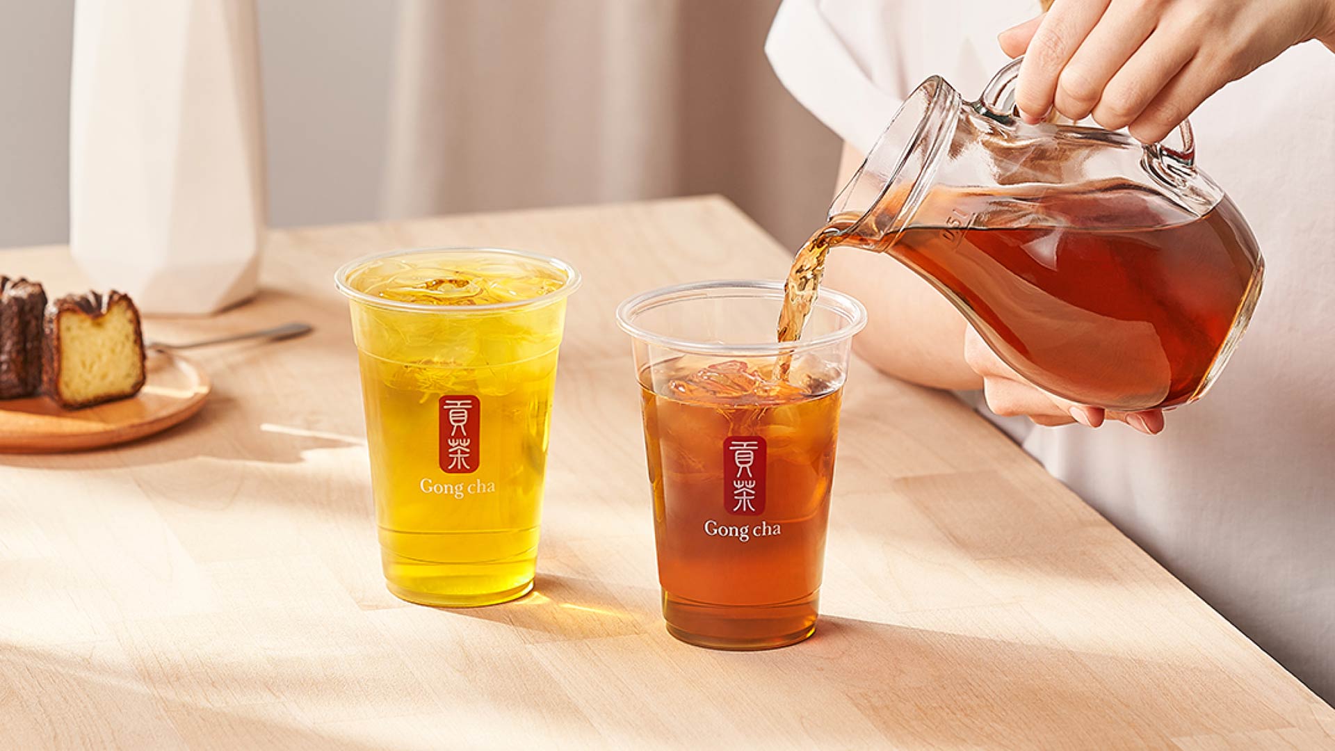 Pouring Gong cha brewed tea drinks